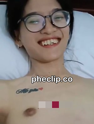 Bé Sinh Viên Kính Cận Bú Cặc Đụ Nhau Với Bạn Trai Cực Dâm Sex