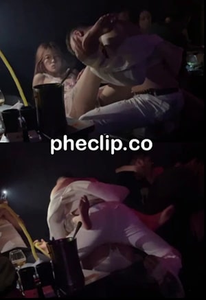 Xé Quần Lót Chịch Con Bạn Thân Nứng Lồn Trong Phòng Hát Karaoke