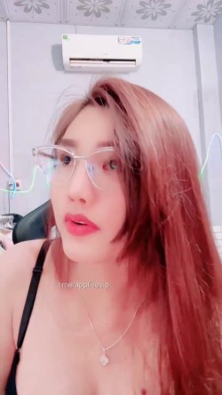 Idol Lamonly chubby live thủ dâm với củ cà rốt