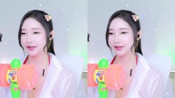 Em gái Hàn Hidana thích chơi súng nước và lắc mông theo nhạc