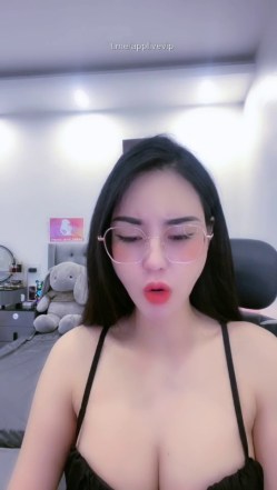 Meooo(@Trangmel.99) không bán thân, chỉ thích khoe cho mấy anh thèm